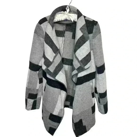 French Connection Jackets & Blazers - French Connection Wool Blend Open Front Drape Wrap Coat Black & Gray EUC, sz M